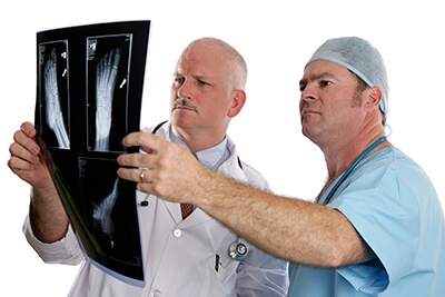 doctors viewing xray